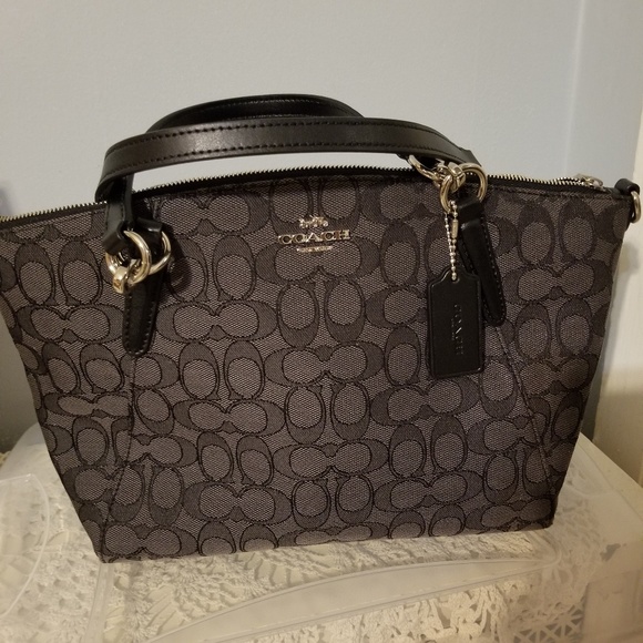 Coach purse - Picture 1 of 4